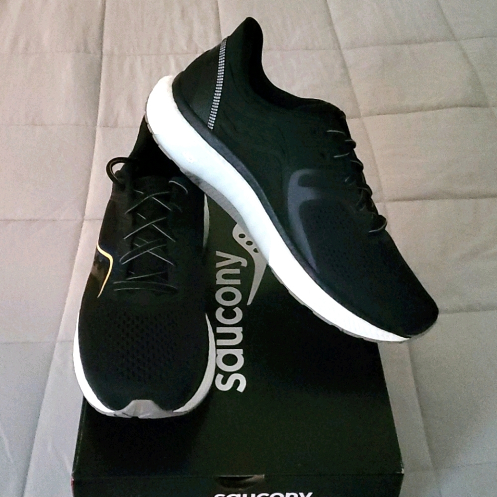 Saucony Hurricane 23